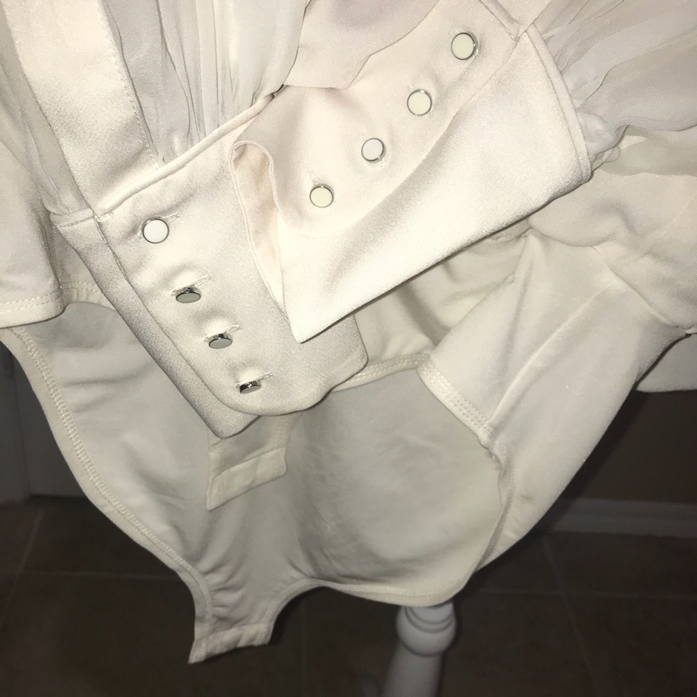BCBG MAXAZRIA -Faux Wrap Cutout Bodysuit Blouse - Picture 7 of 12